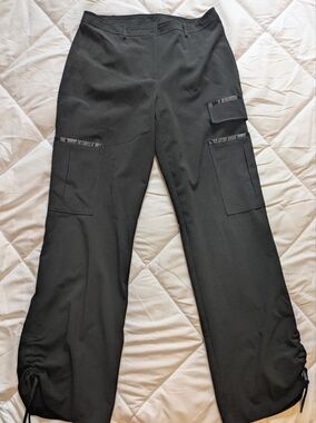 Black Women’s Cargo-Style Pants with Drawstring Hem